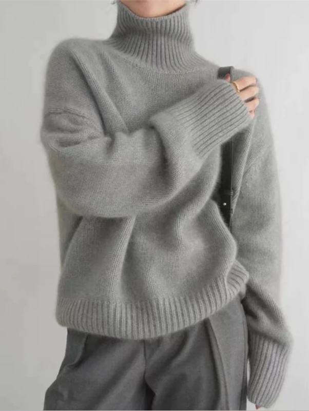 Maglione Oversize a Collo Alto in Maglia Morbida