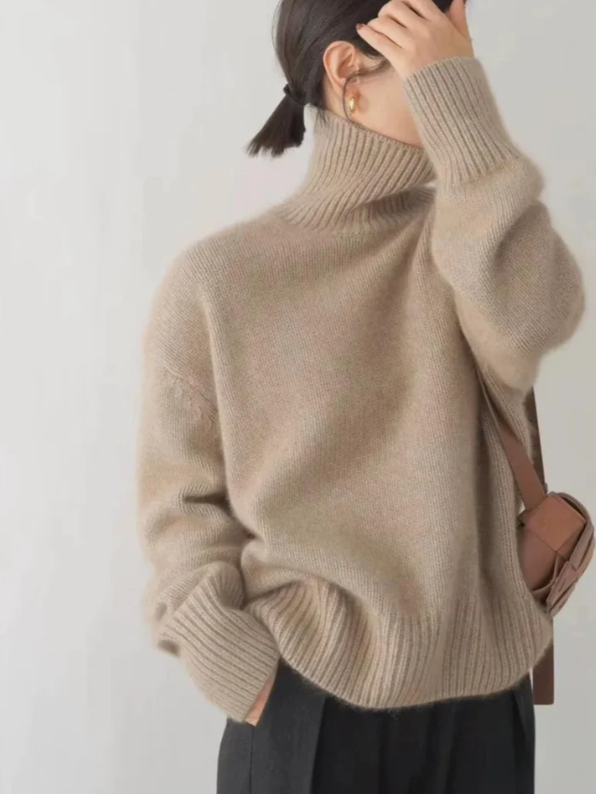 Maglione Oversize a Collo Alto in Maglia Morbida